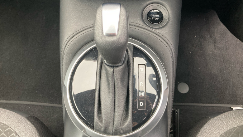 Nissan Juke 1.6 Hybrid N-Connecta 5dr Auto Hybrid Hatchback